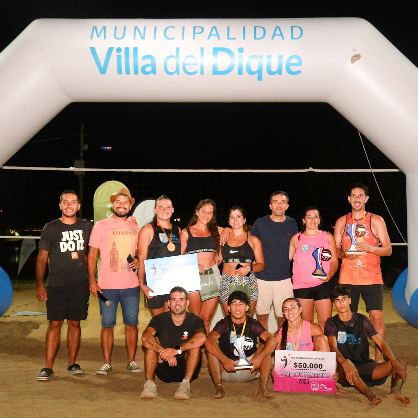 Premiación a los campeones del torneo de Beach Vóley